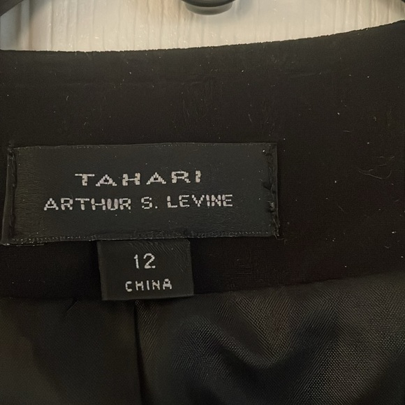Tahari Cropped Blazer - Picture 2 of 4